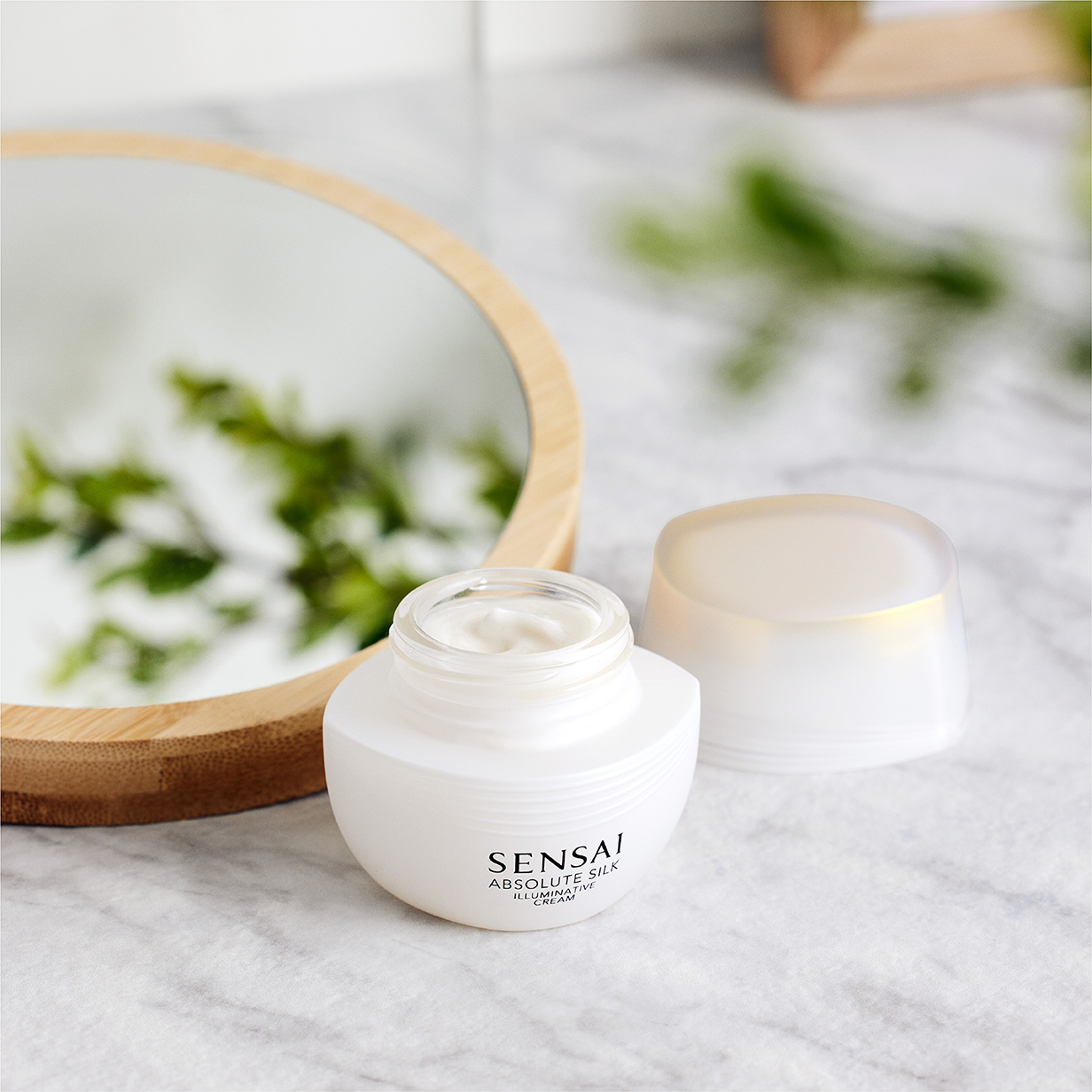 Absolute Silk Illuminating Cream